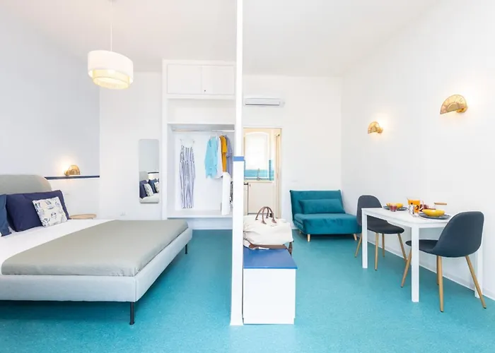 Romantic Seaview Flat With Balcony *